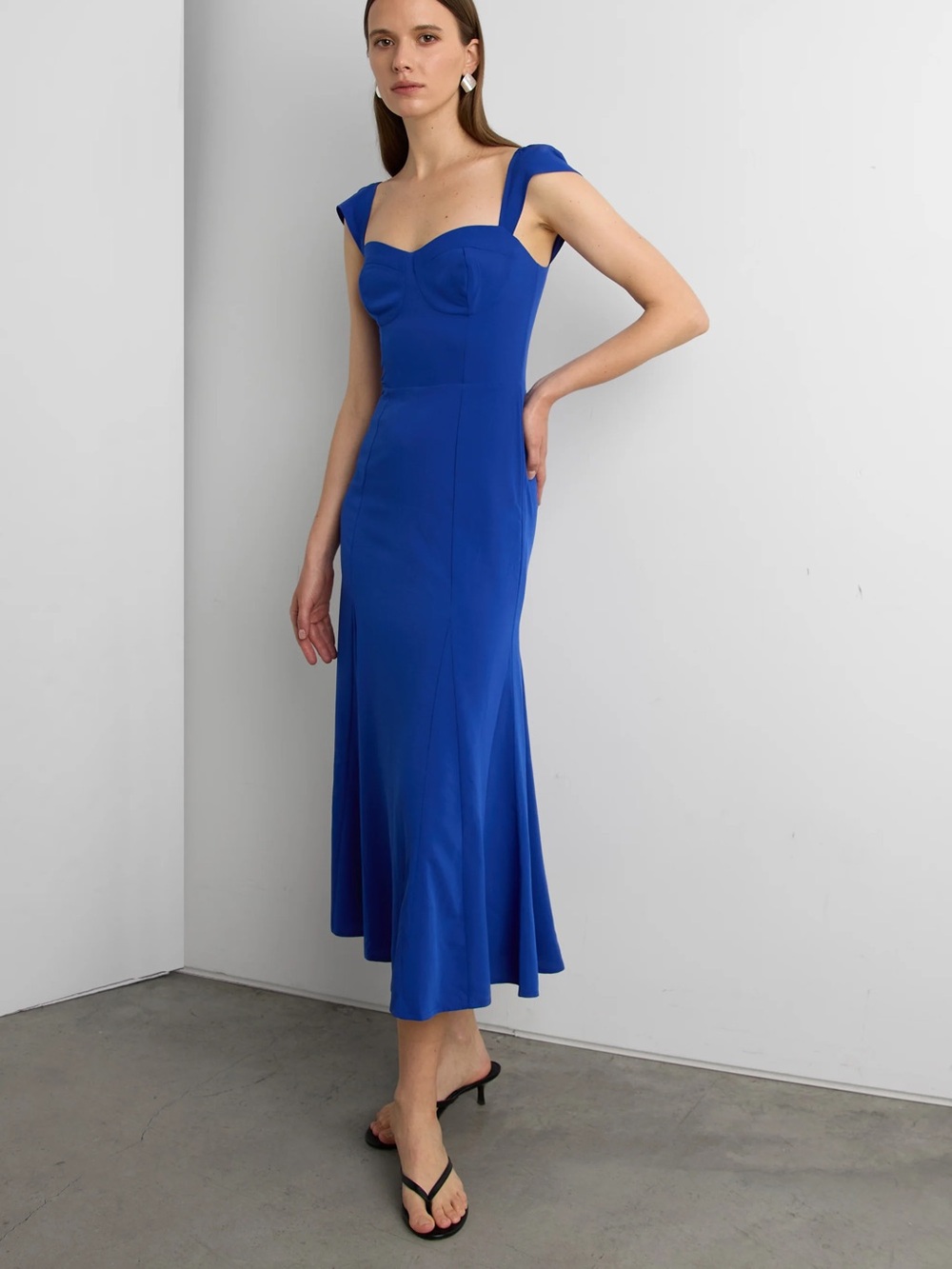 Oak and Fort Sweetheart Midi Dress